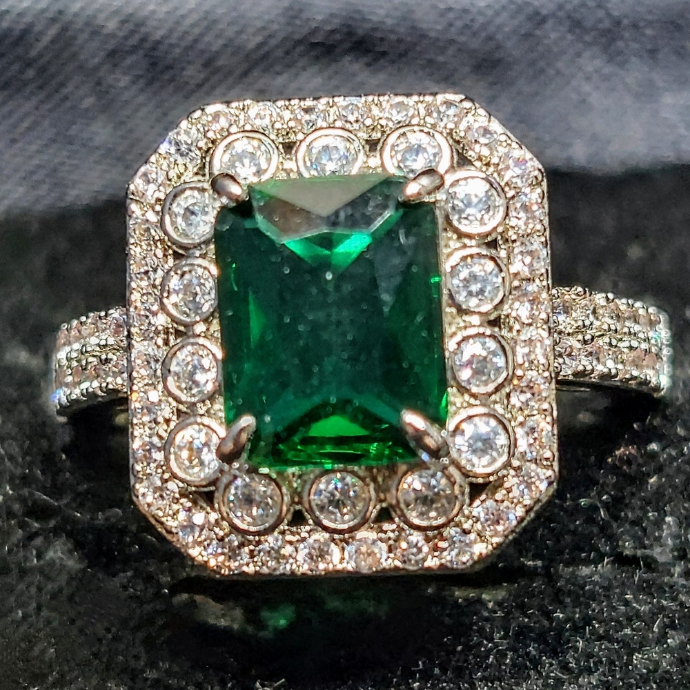 Art Deco Style Lab CZ Emerald Prong Set Round Clear CZ Bezel Halo Ring Size 7.75